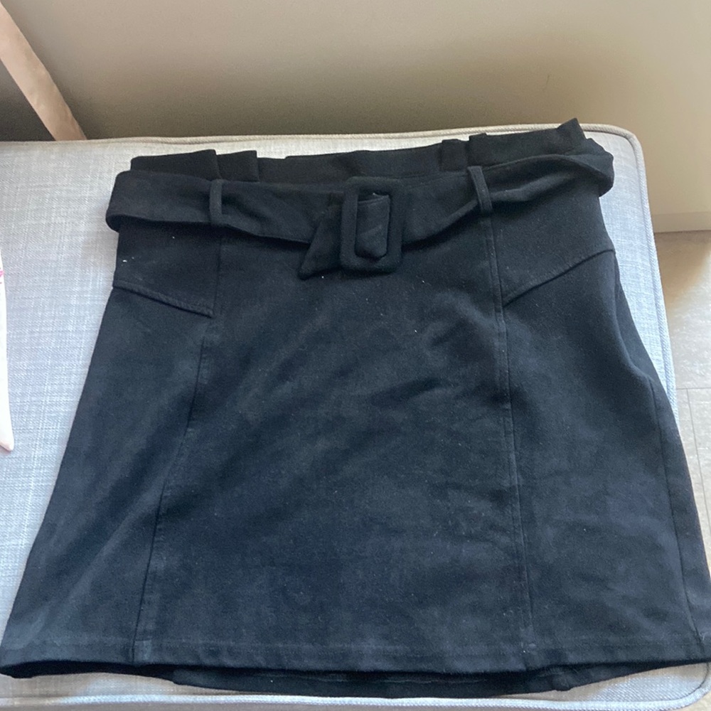 Black mini skirt with belt